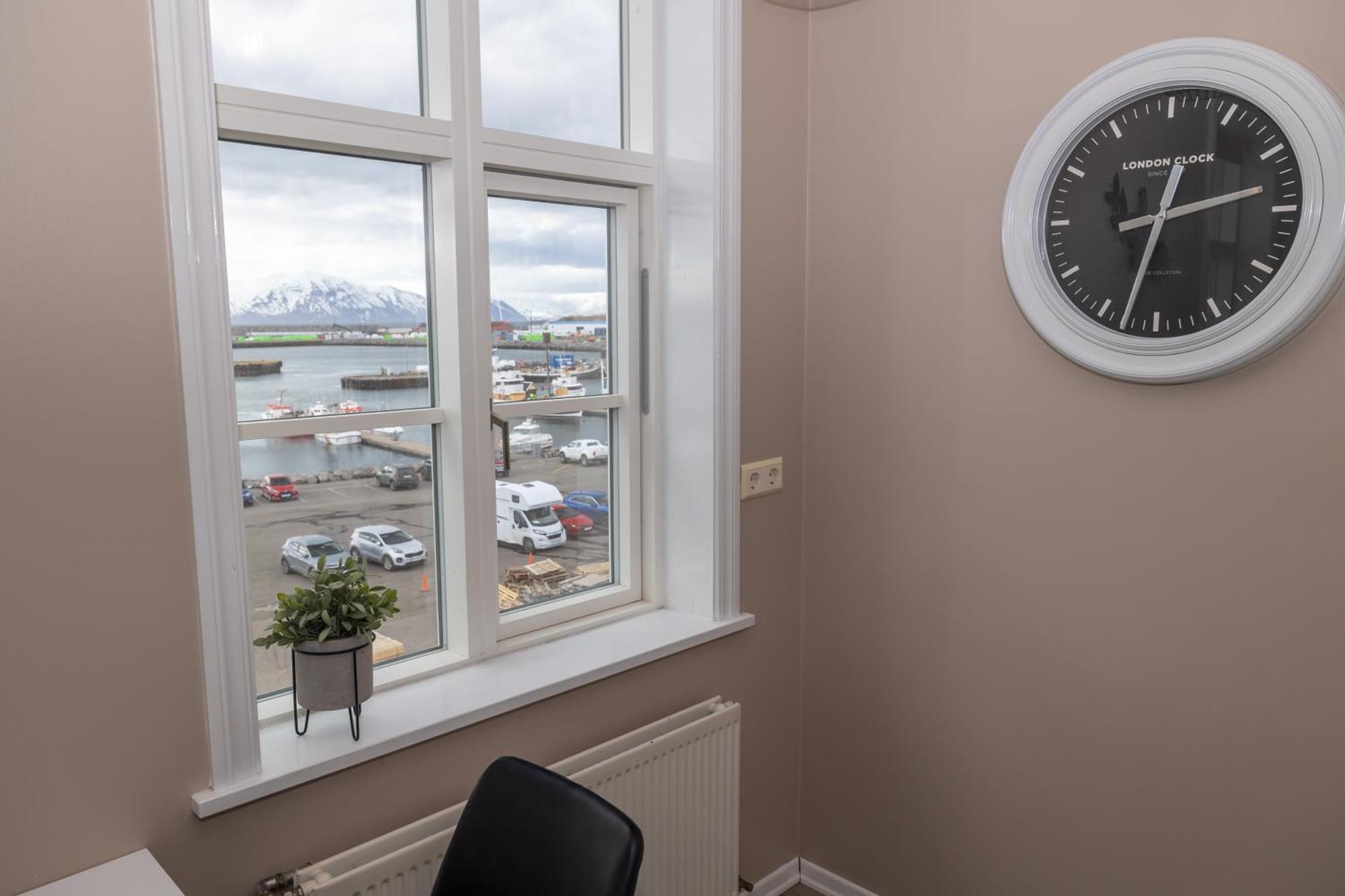 Bjarnabuth Apartment Husavik Ngoại thất bức ảnh