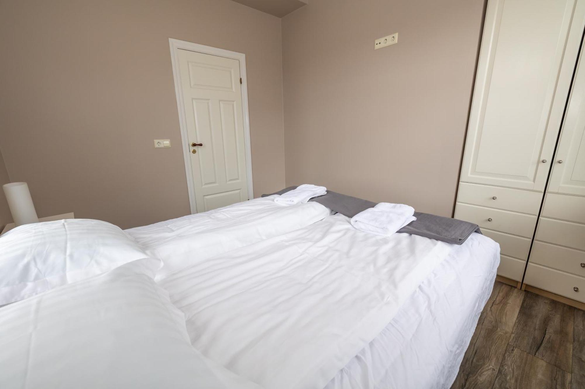 Bjarnabuth Apartment Husavik Ngoại thất bức ảnh