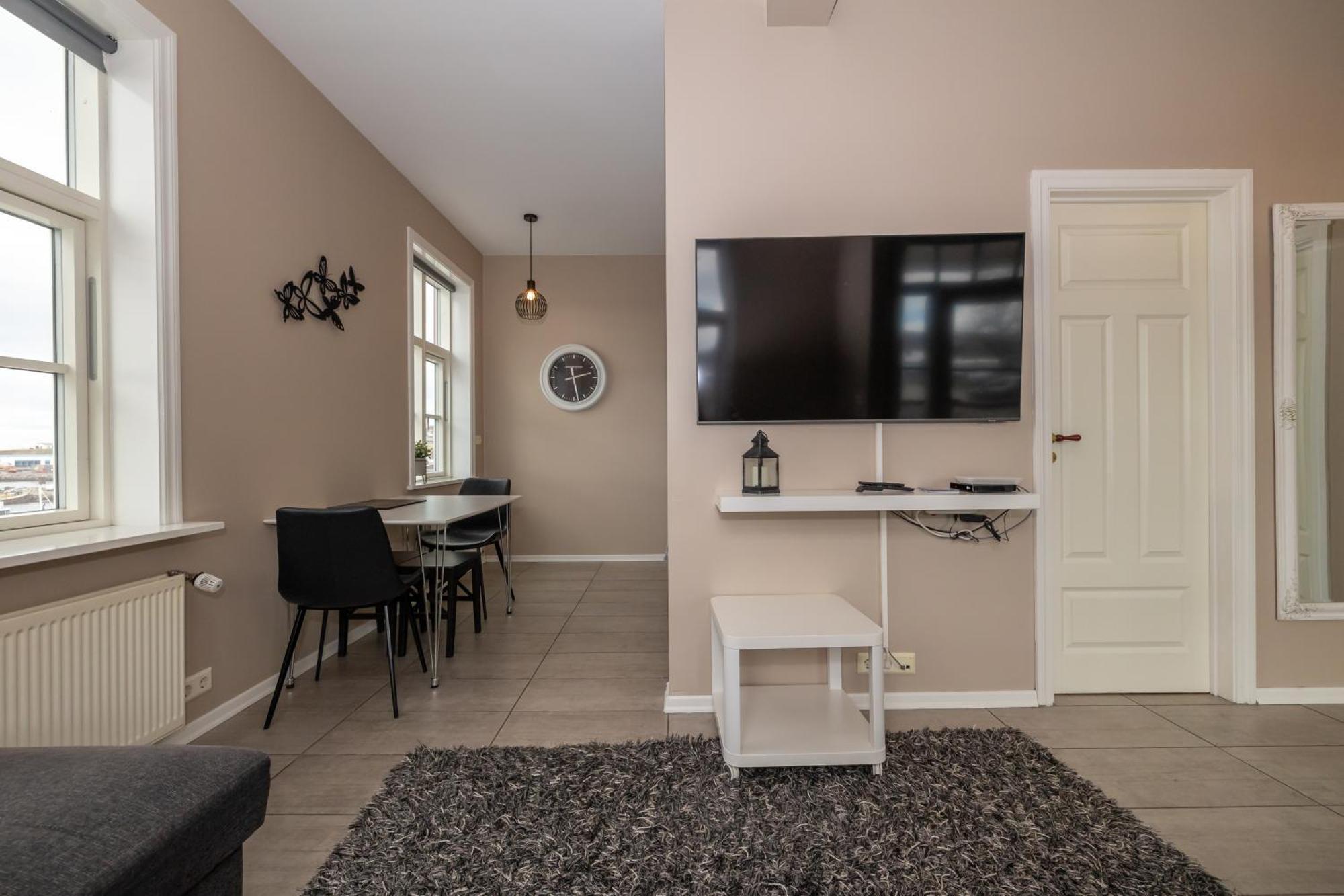 Bjarnabuth Apartment Husavik Ngoại thất bức ảnh