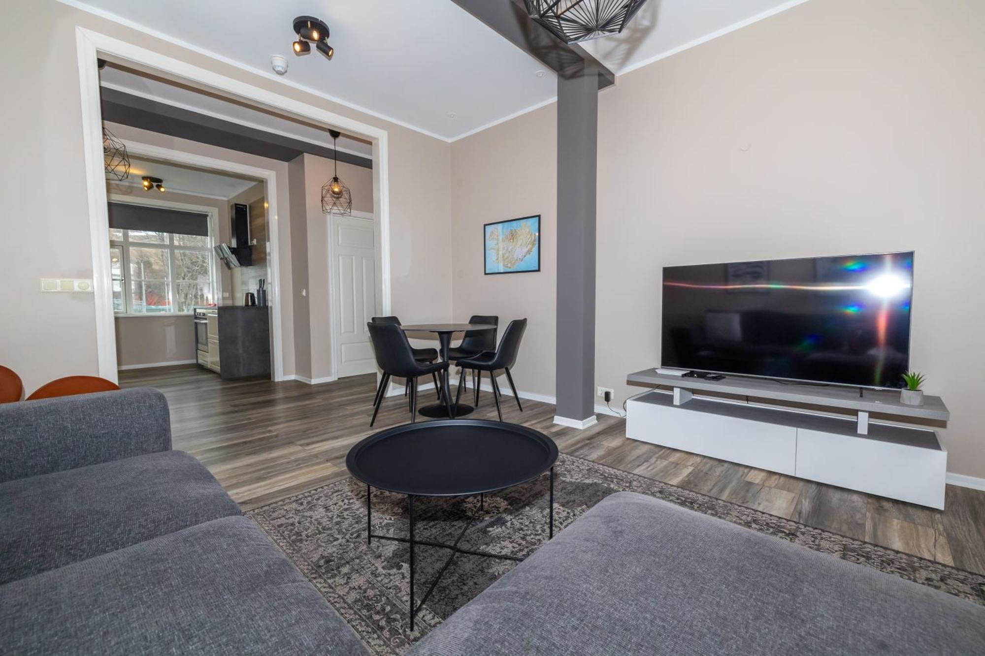Bjarnabuth Apartment Husavik Ngoại thất bức ảnh