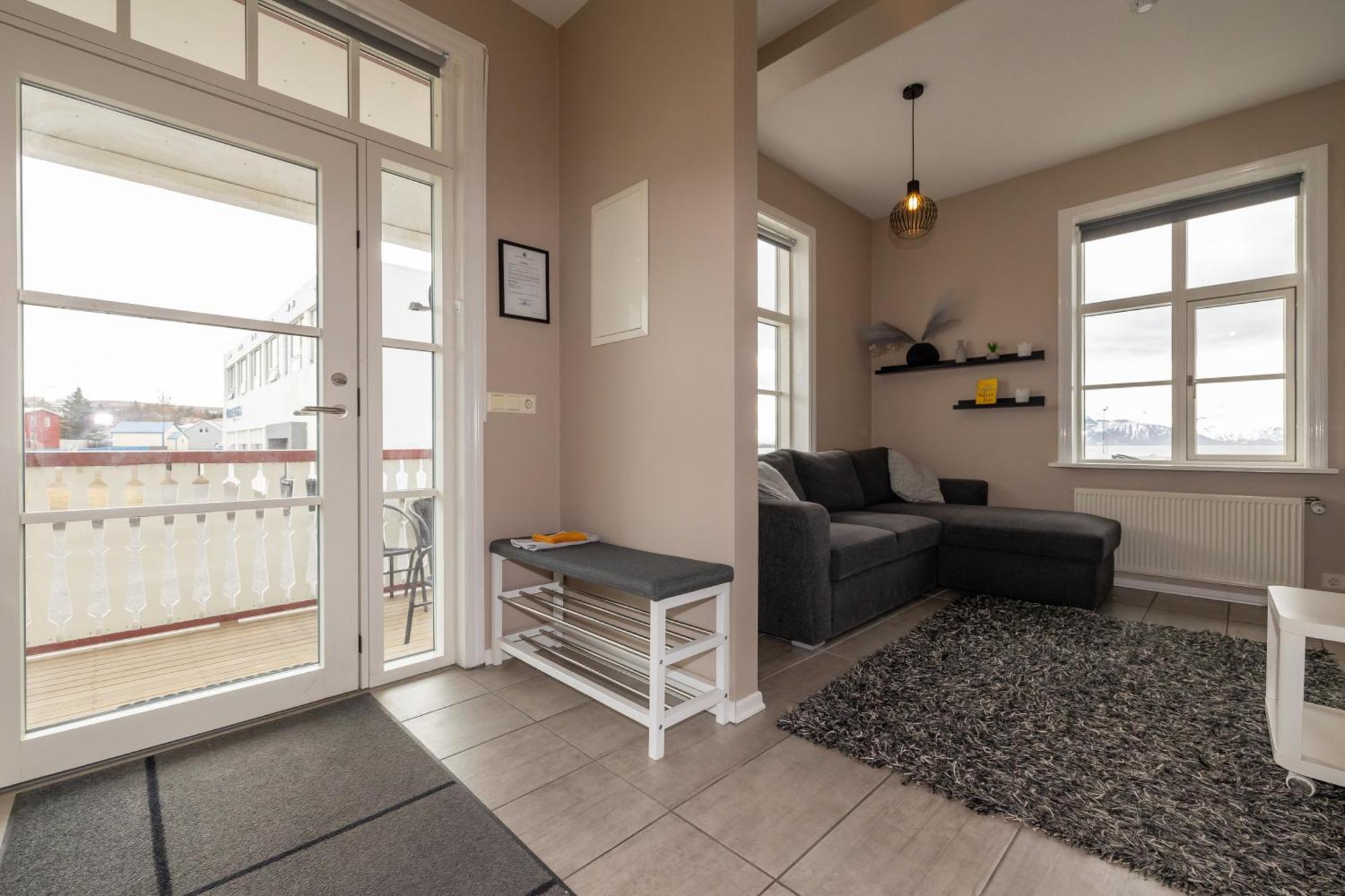 Bjarnabuth Apartment Husavik Ngoại thất bức ảnh