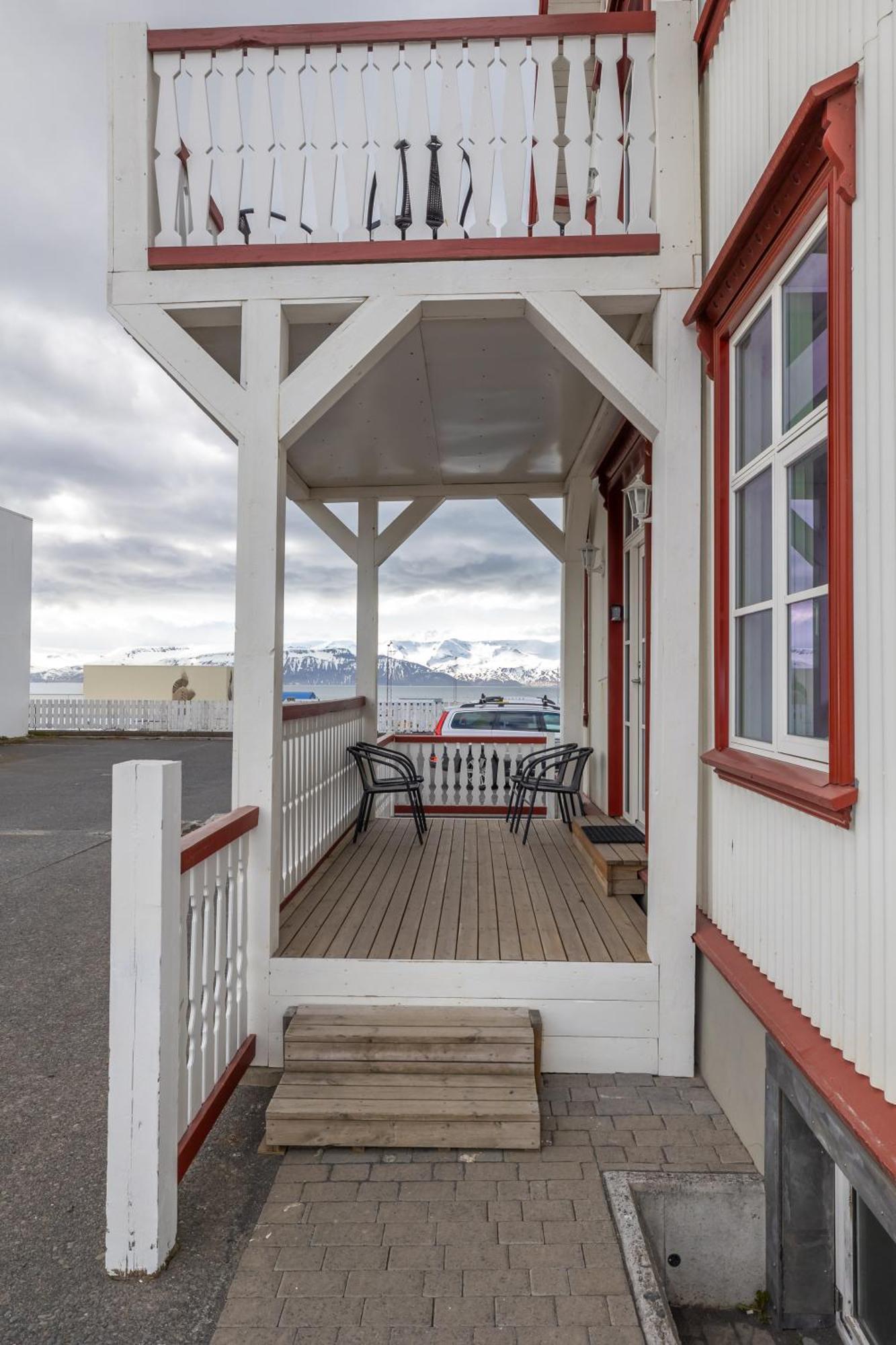 Bjarnabuth Apartment Husavik Ngoại thất bức ảnh