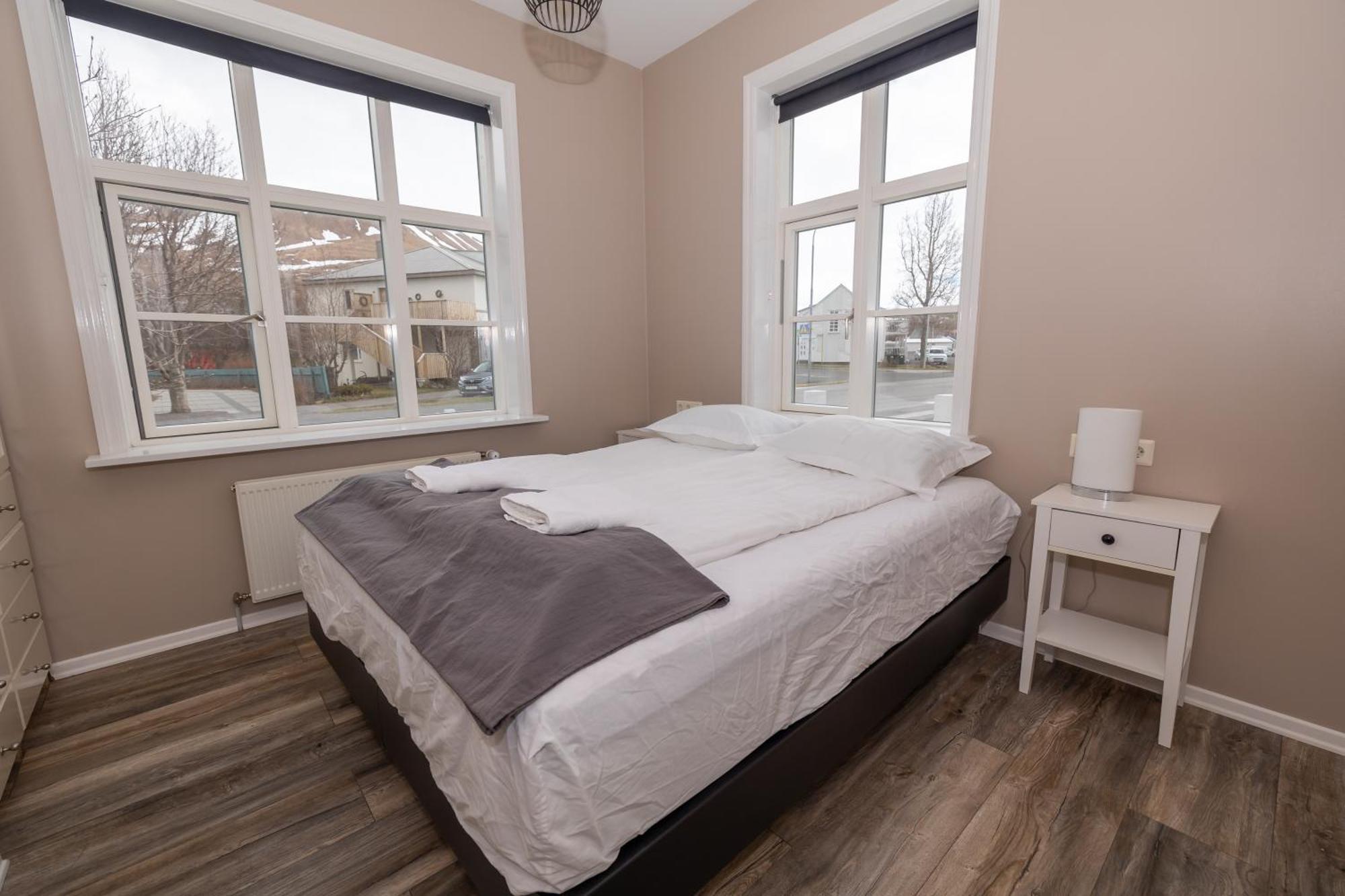 Bjarnabuth Apartment Husavik Ngoại thất bức ảnh