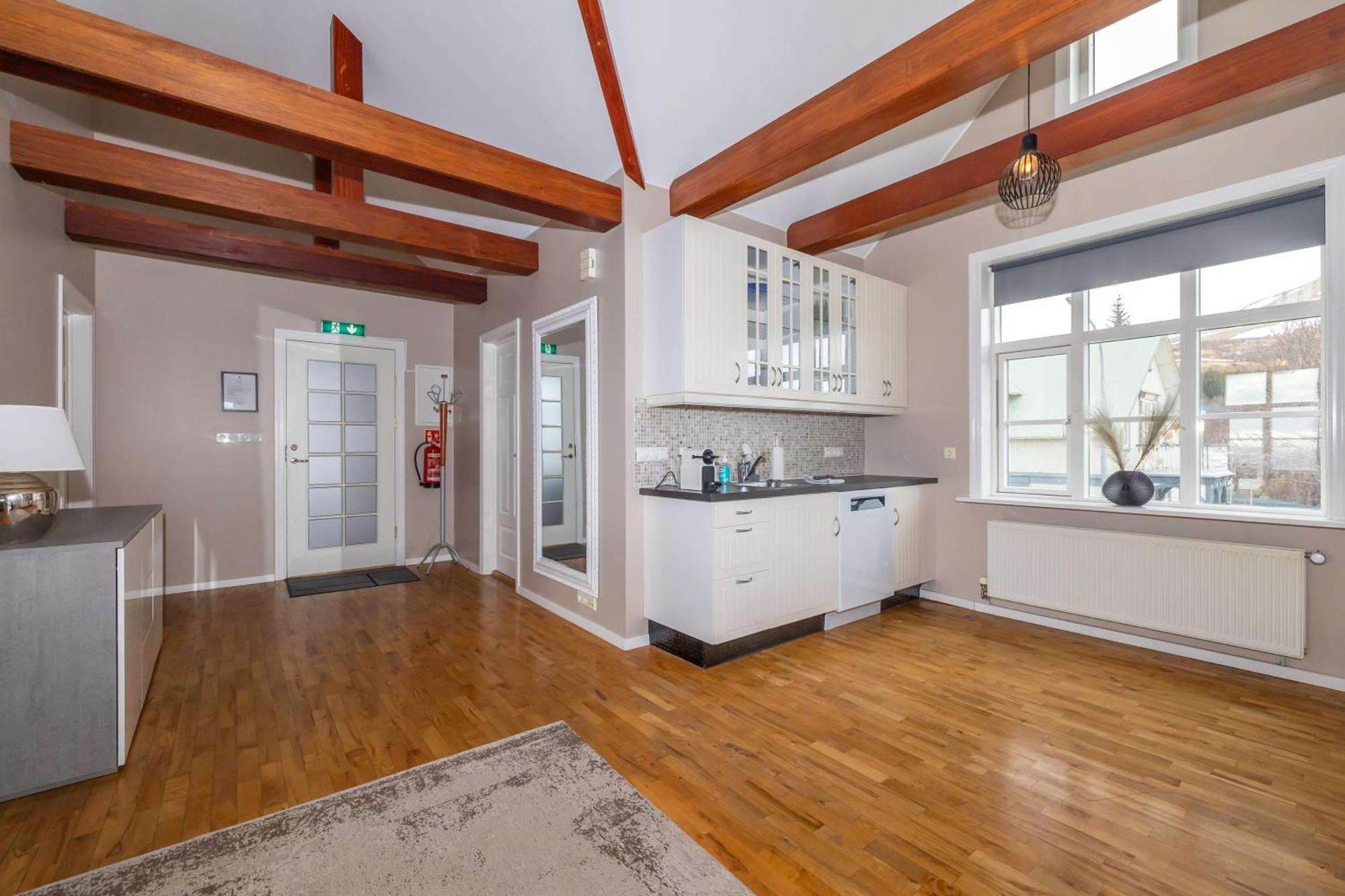 Bjarnabuth Apartment Husavik Ngoại thất bức ảnh
