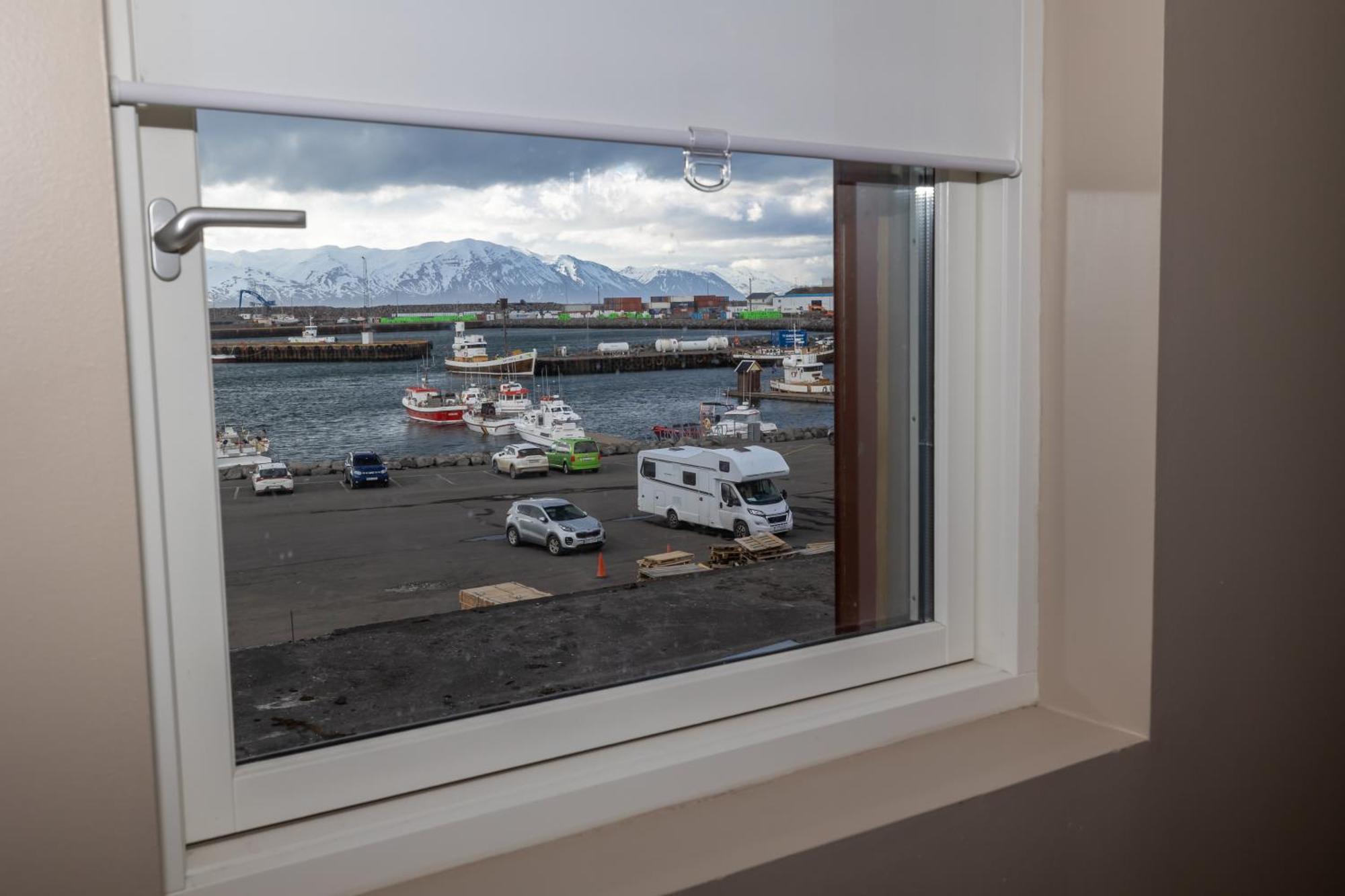 Bjarnabuth Apartment Husavik Ngoại thất bức ảnh
