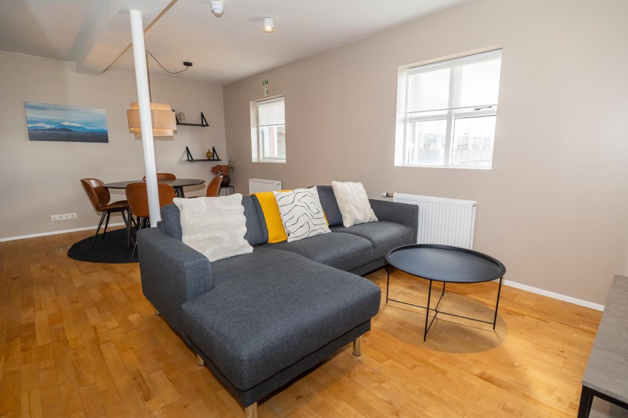 Bjarnabuth Apartment Husavik Ngoại thất bức ảnh