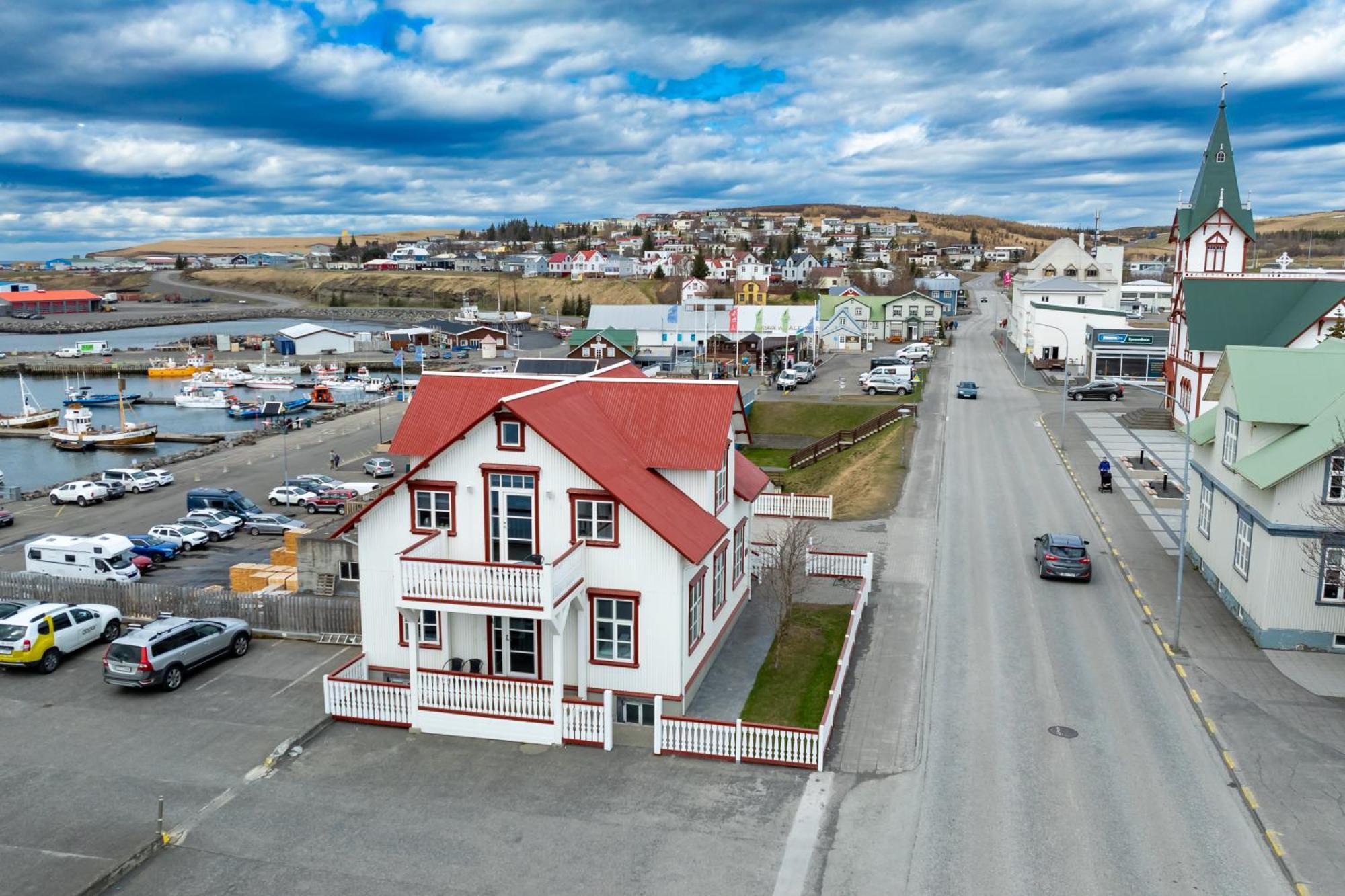 Bjarnabuth Apartment Husavik Ngoại thất bức ảnh