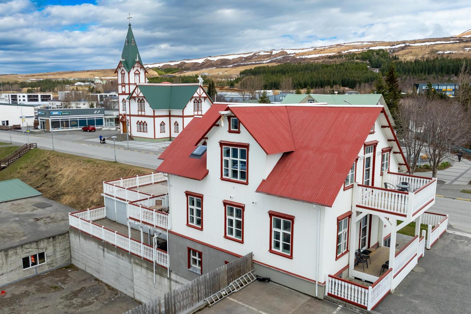 Bjarnabuth Apartment Husavik Ngoại thất bức ảnh