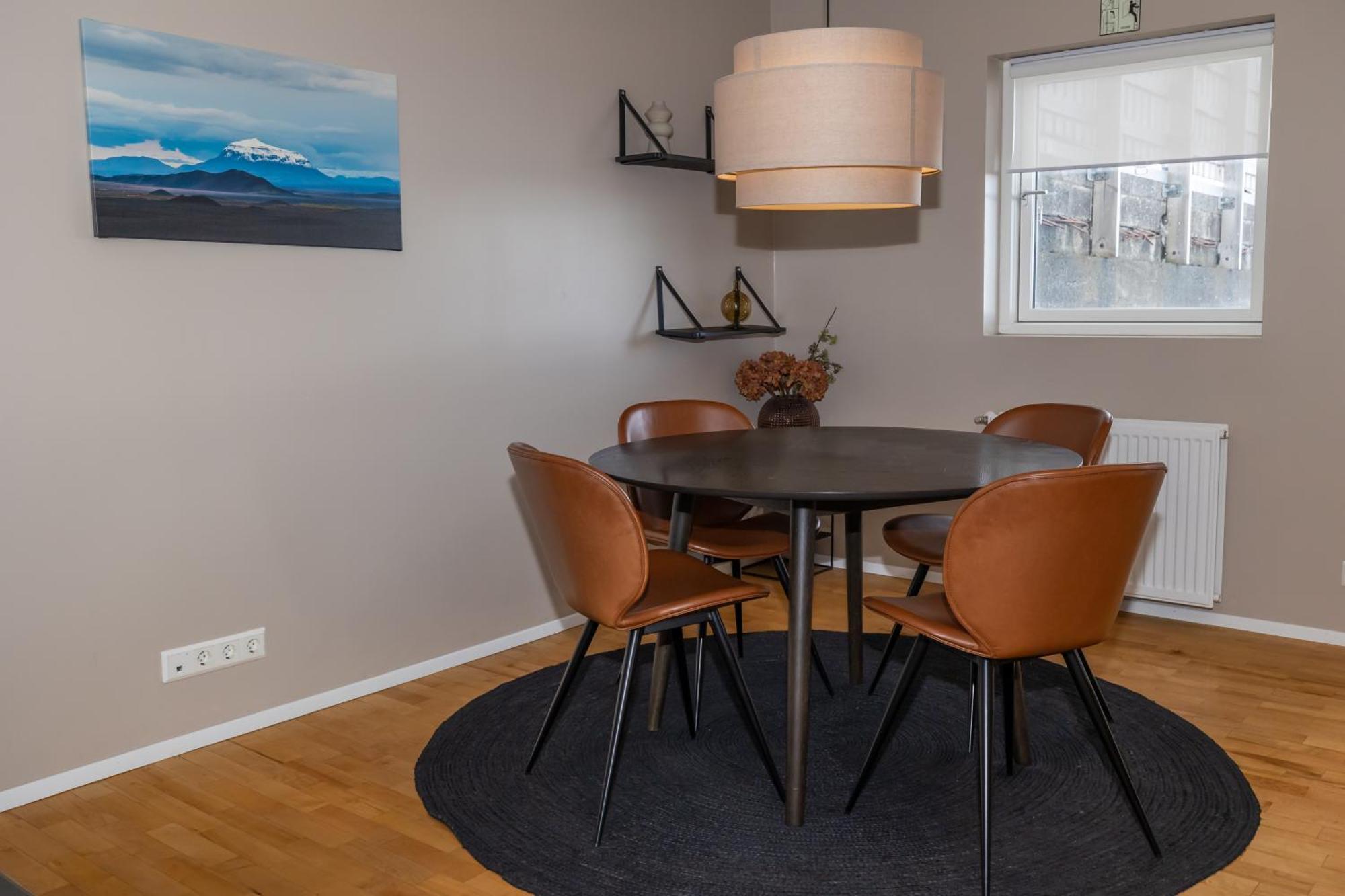 Bjarnabuth Apartment Husavik Ngoại thất bức ảnh